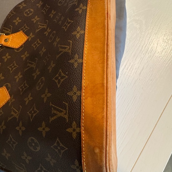 AUTHENTIC LOUIS VUITTON ALMA BAG
💕LOVE IT OR LEAVE IT💕JEBWA MYSTERY GAME - Picture 9 of 11